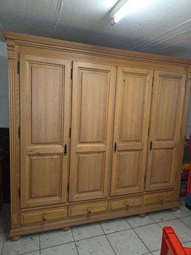 Bauernschrank