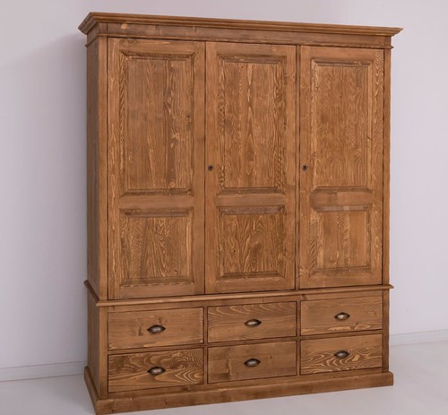 Kleiderschrank