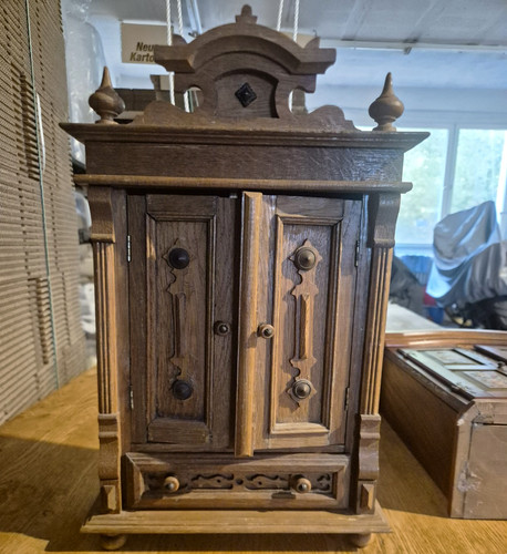 Kleiner holzschrank antik - kleiner,